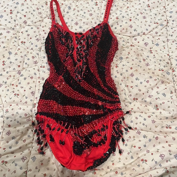 This is a dance costume/ it has lots of sparkles and rhinestones - Picture 2 of 5